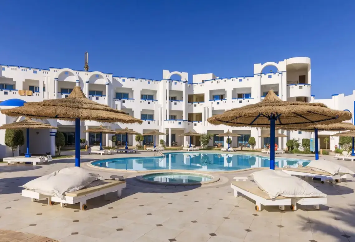 Basen w hotelu Coral Sun Beach