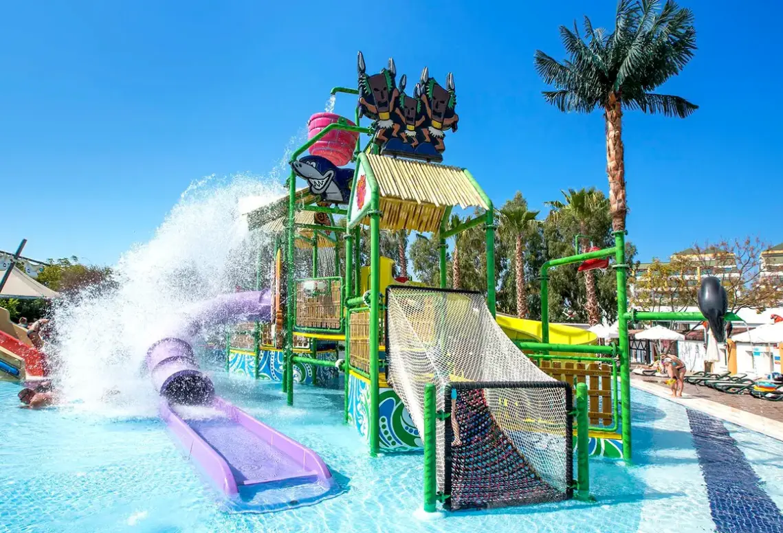 Basen w hotelu Crystal Paraiso Aqua Collection