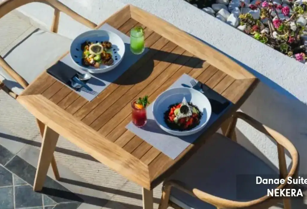 Restauracja i jedzenie w hotelu Danae Suites