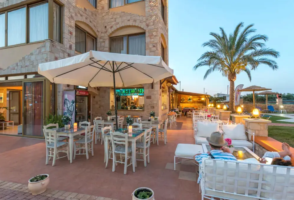 Restauracja i jedzenie w hotelu Danelis Studios & Apartments