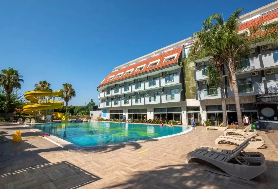 Basen w hotelu Dedeman Kemer Resort