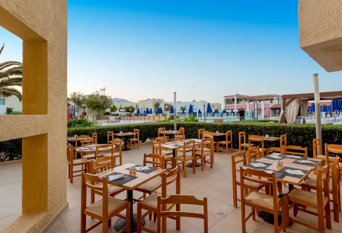 Restauracja i jedzenie w hotelu Dessole Dolphin Bay Resort