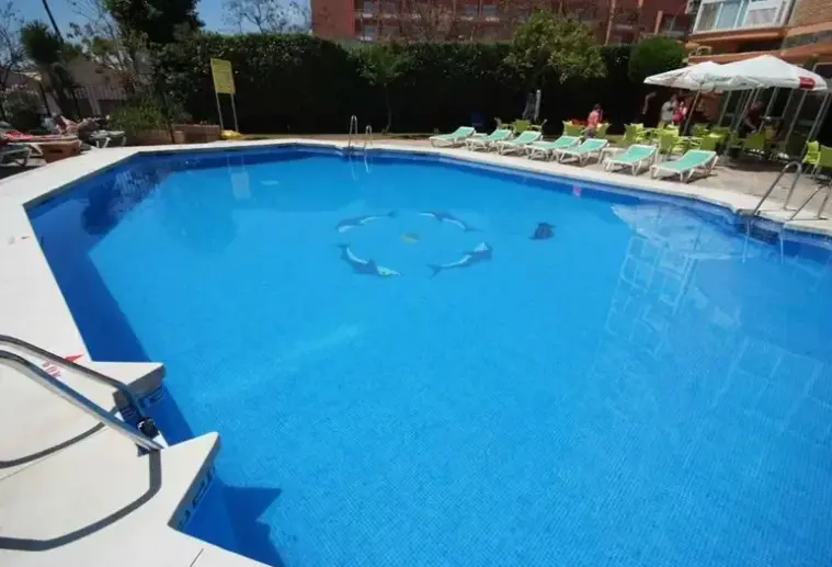 Basen w hotelu Doramar