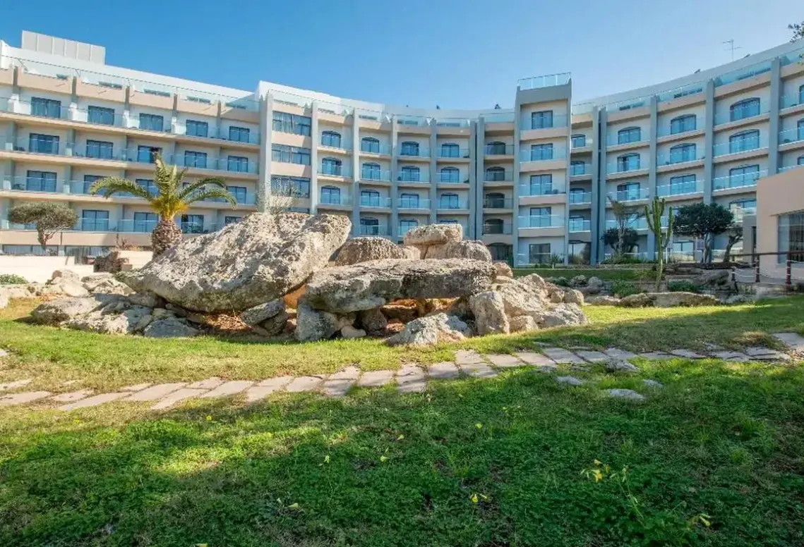Obiekt hotelu Doubletree By Hilton Malta (ex. Dolmen Resort)