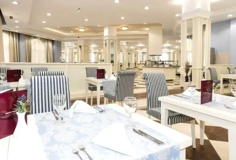 Restauracja i jedzenie w hotelu Dreams Sunny Beach Resort & Spa (ex. Riu Helios Paradise)
