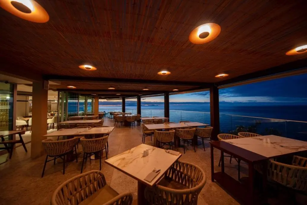 Restauracja i jedzenie w hotelu Duas Torres