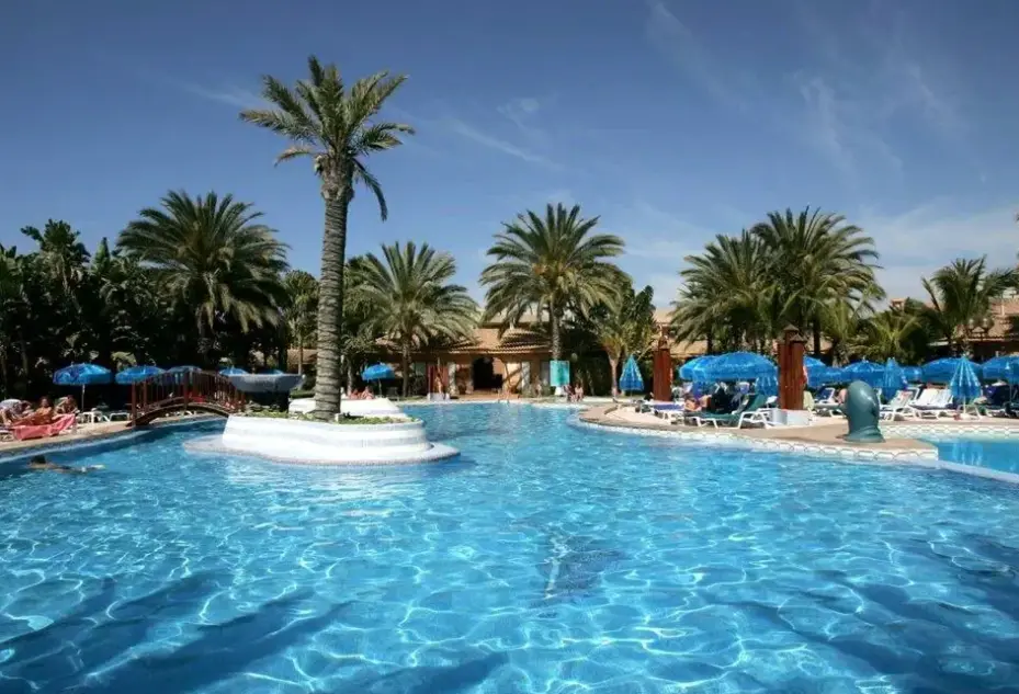 Basen w hotelu Dunas Suites & Villas