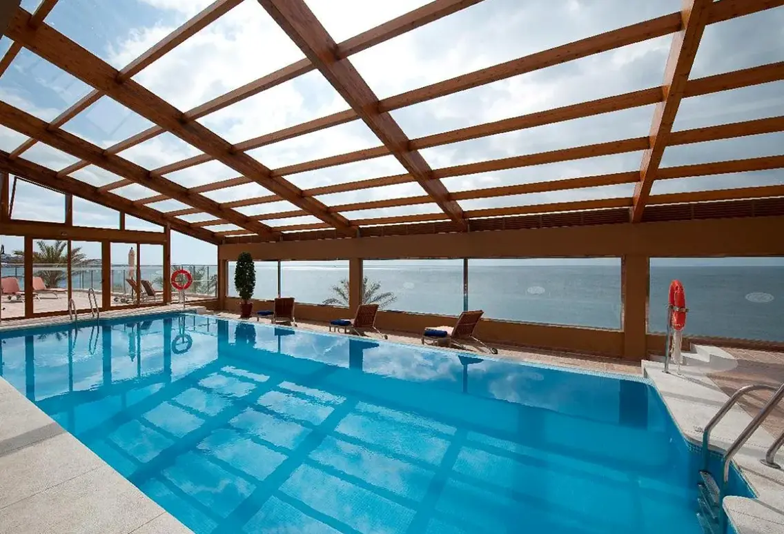 Basen w hotelu Elba Estepona Gran Hotel Thalasso & Spa