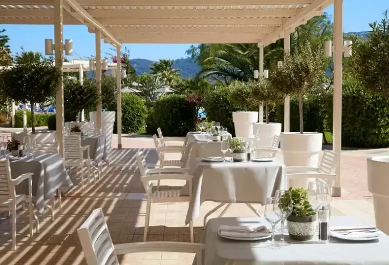 Restauracja i jedzenie w hotelu Electra Palace (Ialyssos)