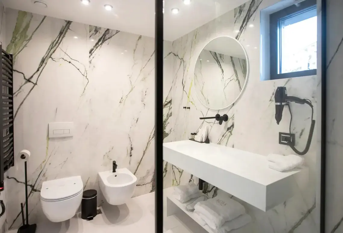Łazienka w pokoju hotelu Elisa Tirana By Melia