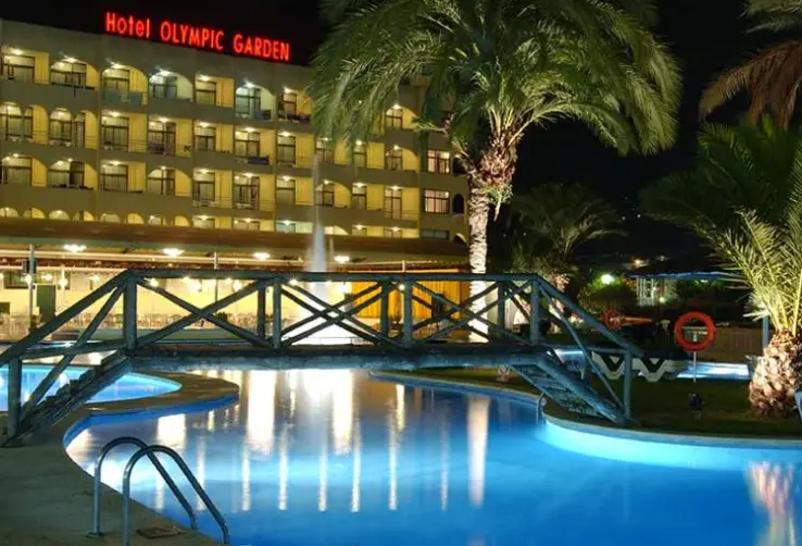 Basen w hotelu Evenia Olympic Garden