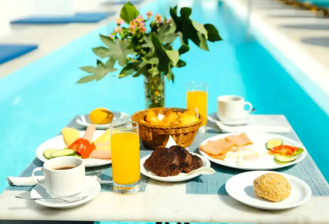 Restauracja i jedzenie w hotelu Evita Alegria