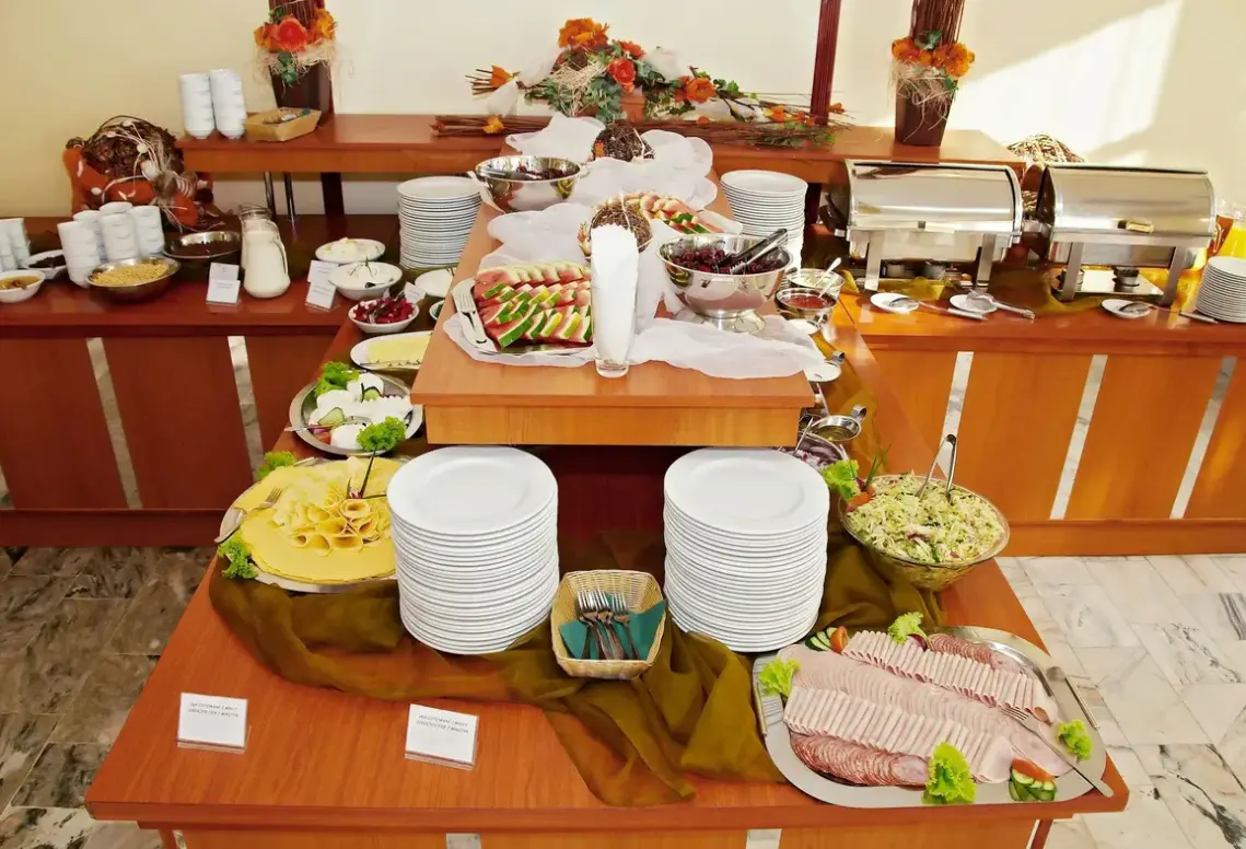 Restauracja i jedzenie w hotelu Geovita Dźwirzyno