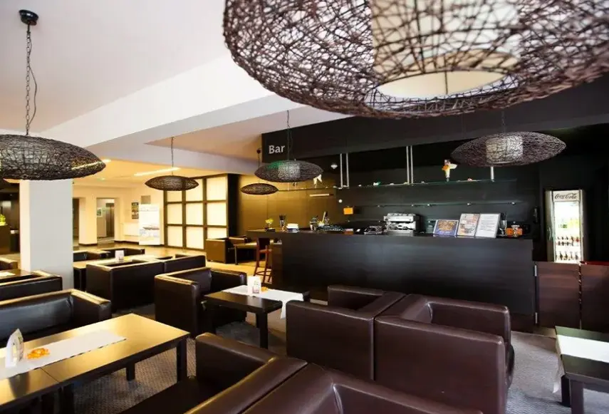 Restauracja i jedzenie w hotelu Geovita Dźwirzyno