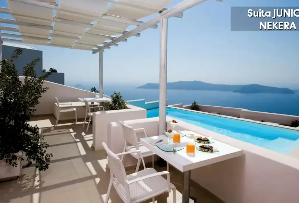 Basen w hotelu Gold Suites