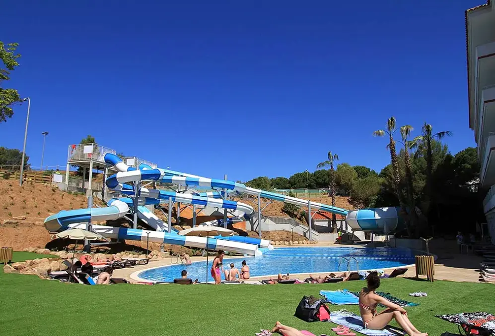 Basen w hotelu Gran Garbi Mar (Lloret de Mar)