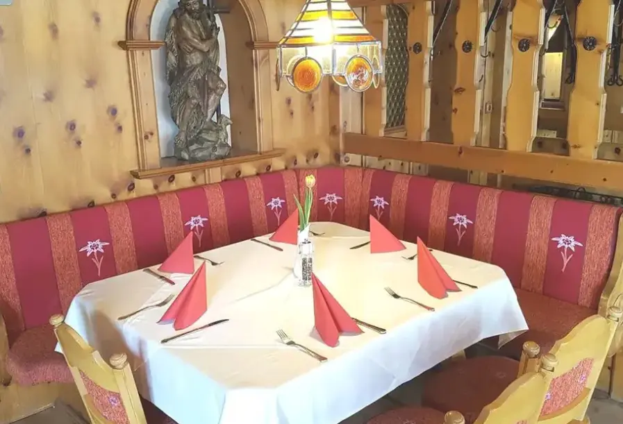 Restauracja i jedzenie w hotelu Hamberg Gasthof