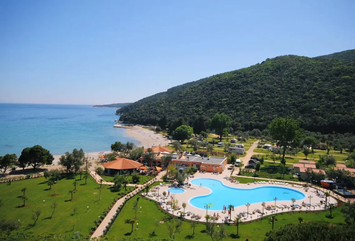 Basen w hotelu Hedera