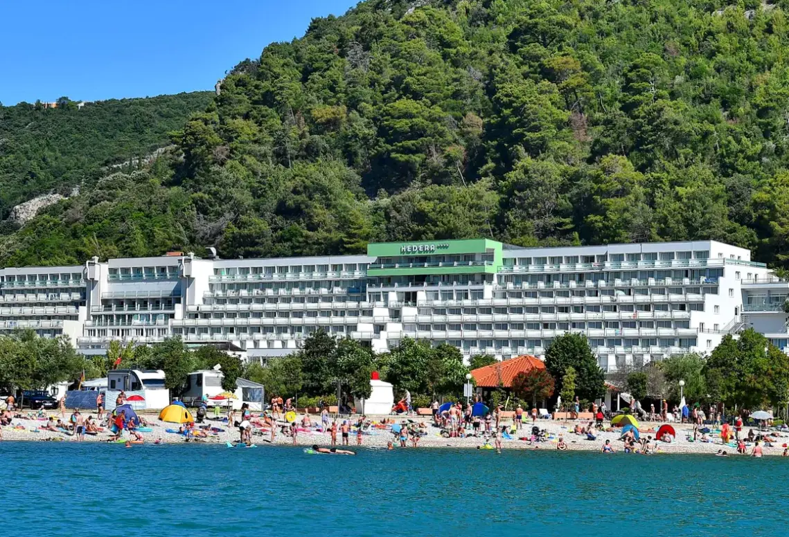 Plaża przy hotelu Hedera