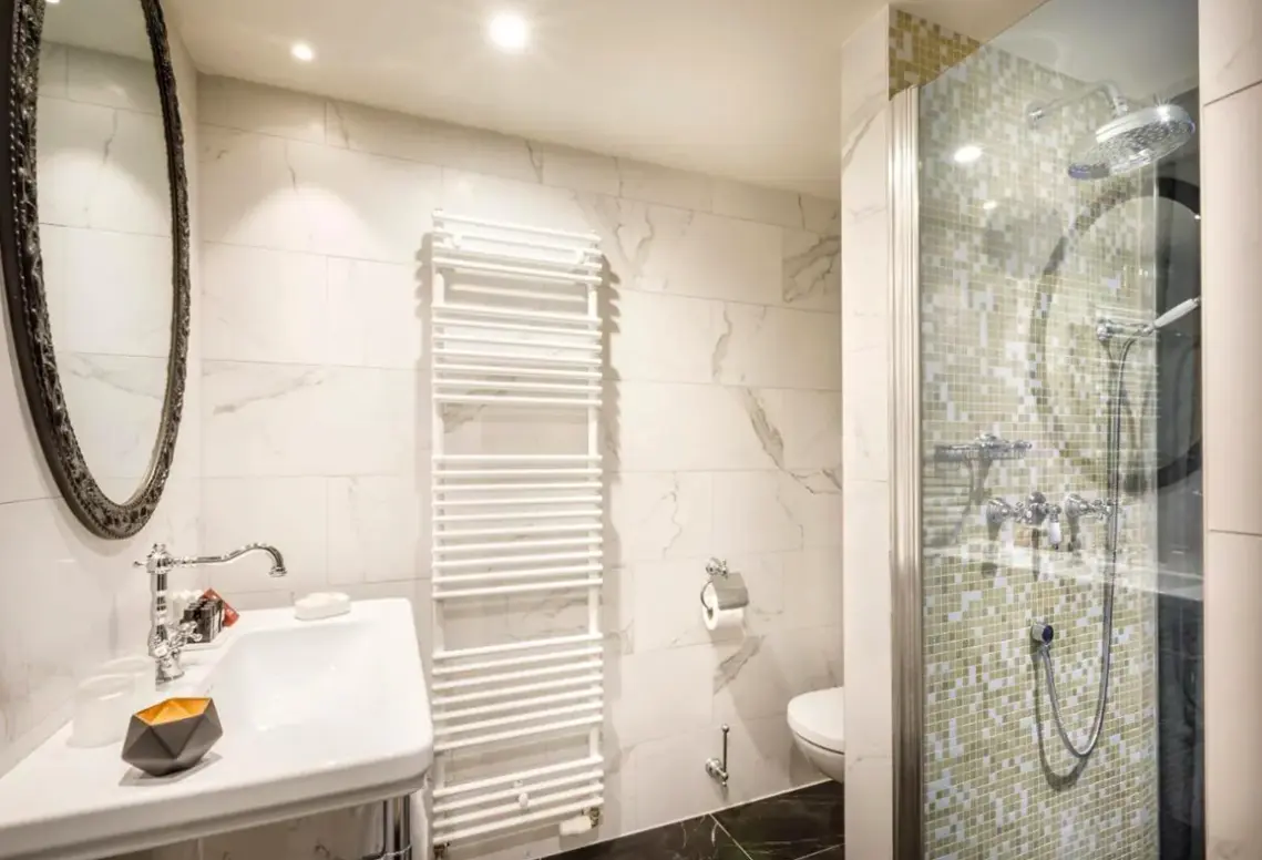 Łazienka w pokoju hotelu Heritage Imperial (ex Smart Selection)