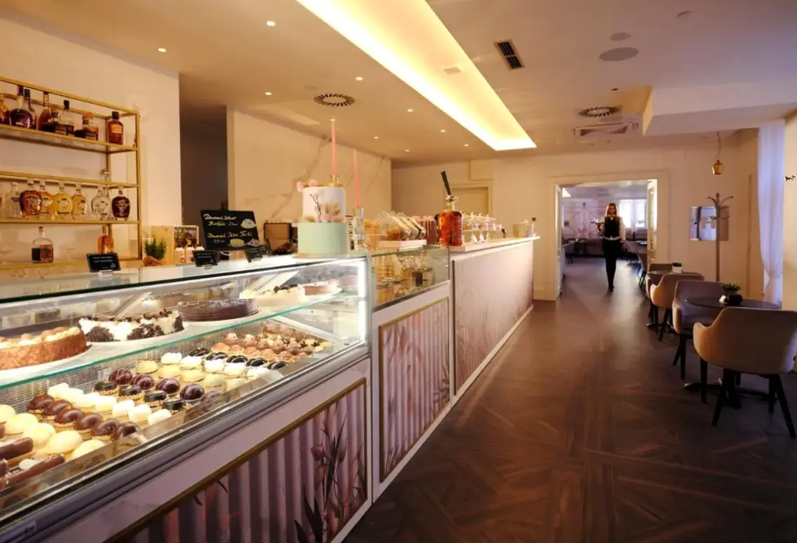 Restauracja i jedzenie w hotelu Heritage Imperial (ex Smart Selection)