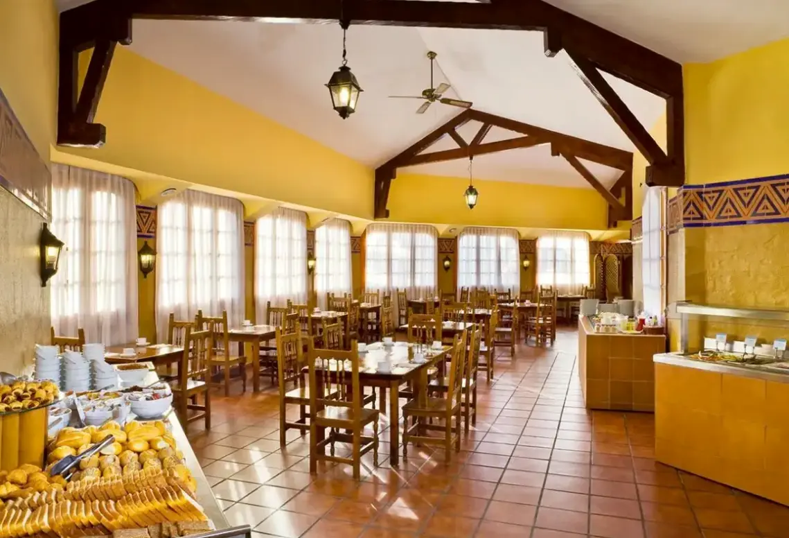 Restauracja i jedzenie w hotelu Hesperia Bristol Playa