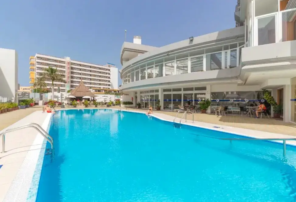 Basen w hotelu HL Suite hotel Playa del Ingles (ex. Suite Hotel Playa del Ingles)