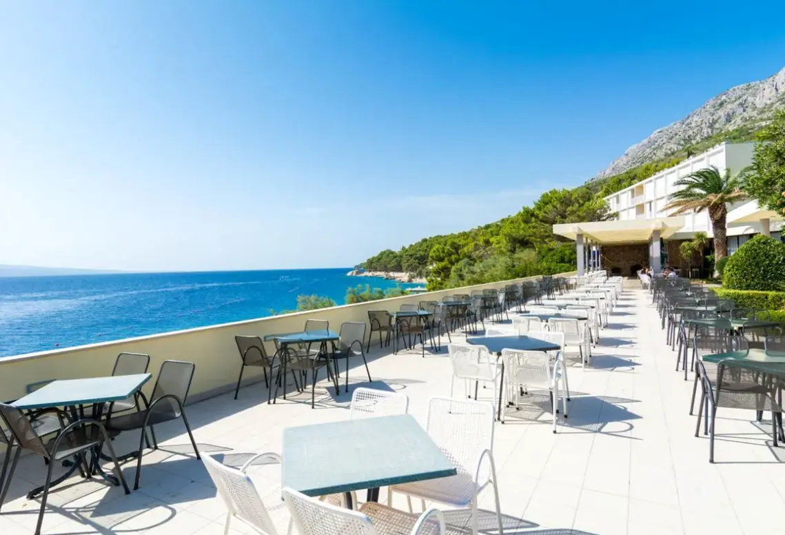 Plaża przy hotelu Holiday Village Sagitta (Omiš)