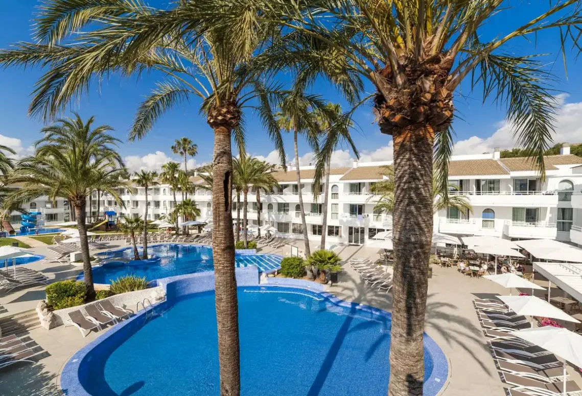 Basen w hotelu Hoposa Villaconcha (ex. Villa Concha)