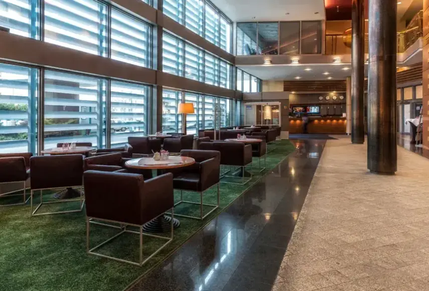 Lobby hotelu Hp Park Plaza Wrocław