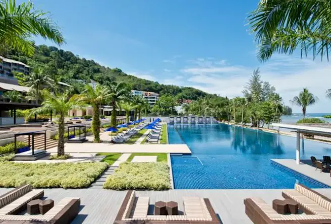 Basen w hotelu Hyatt Regency Phuket Resort