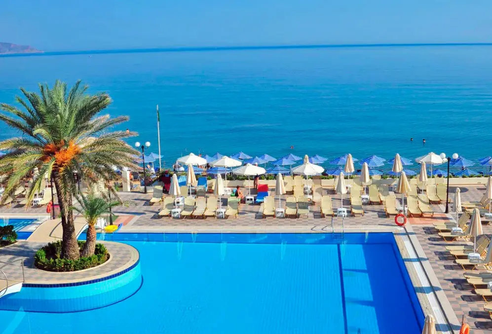 Basen w hotelu Hydramis Palace Beach Resort