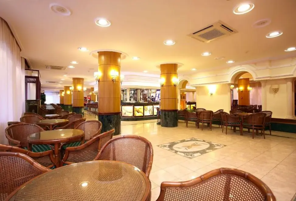 Restauracja i jedzenie w hotelu Ibersol Sorra d'Or (ex. Sorra d'Or)