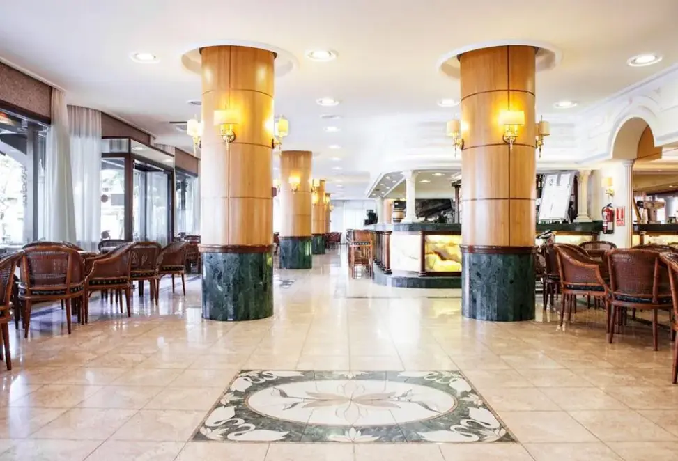 Lobby hotelu Ibersol Sorra d'Or (ex. Sorra d'Or)