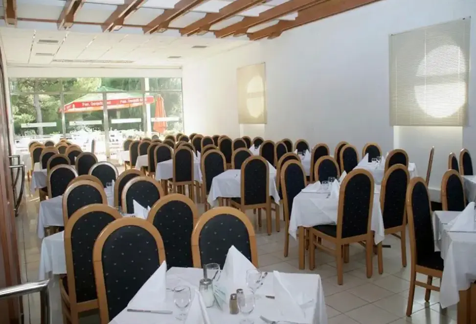 Restauracja i jedzenie w hotelu Imperial (Vodice)