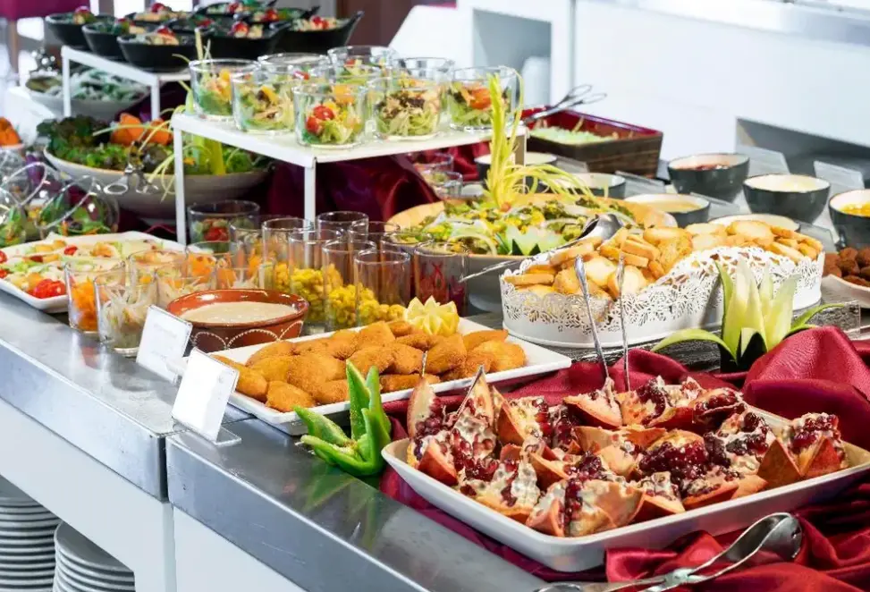 Restauracja i jedzenie w hotelu Interpass Vau (Praia da Rocha)