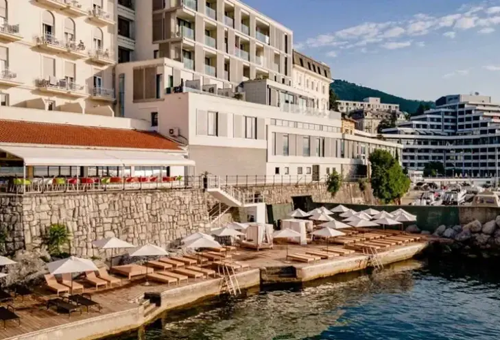 Basen w hotelu Istra (Rovinj)