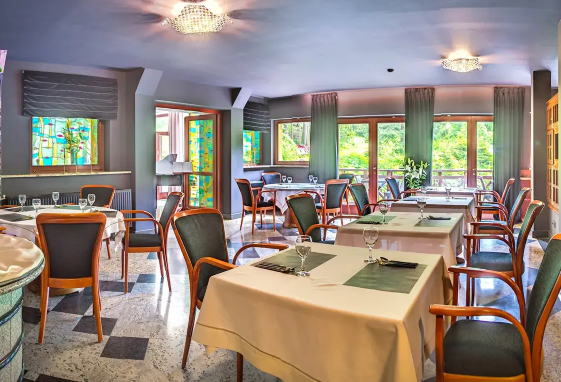 Restauracja i jedzenie w hotelu Jelenia Struga Medical SPA