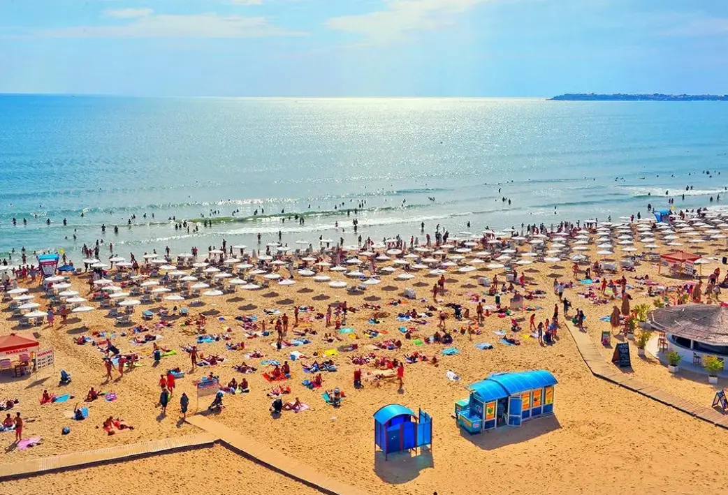 Plaża przy hotelu Jeravi Sunny Beach