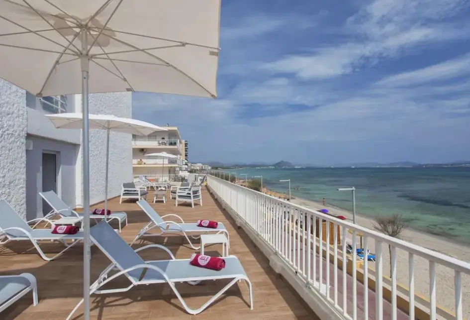 Plaża przy hotelu JS Miramar (Can Picafort)