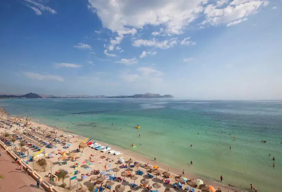 Plaża przy hotelu JS Miramar (Can Picafort)