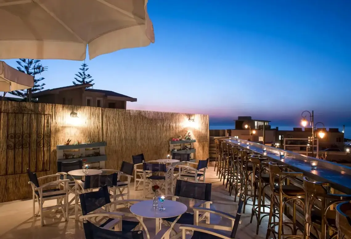 Restauracja i jedzenie w hotelu Kastro Apartmenty