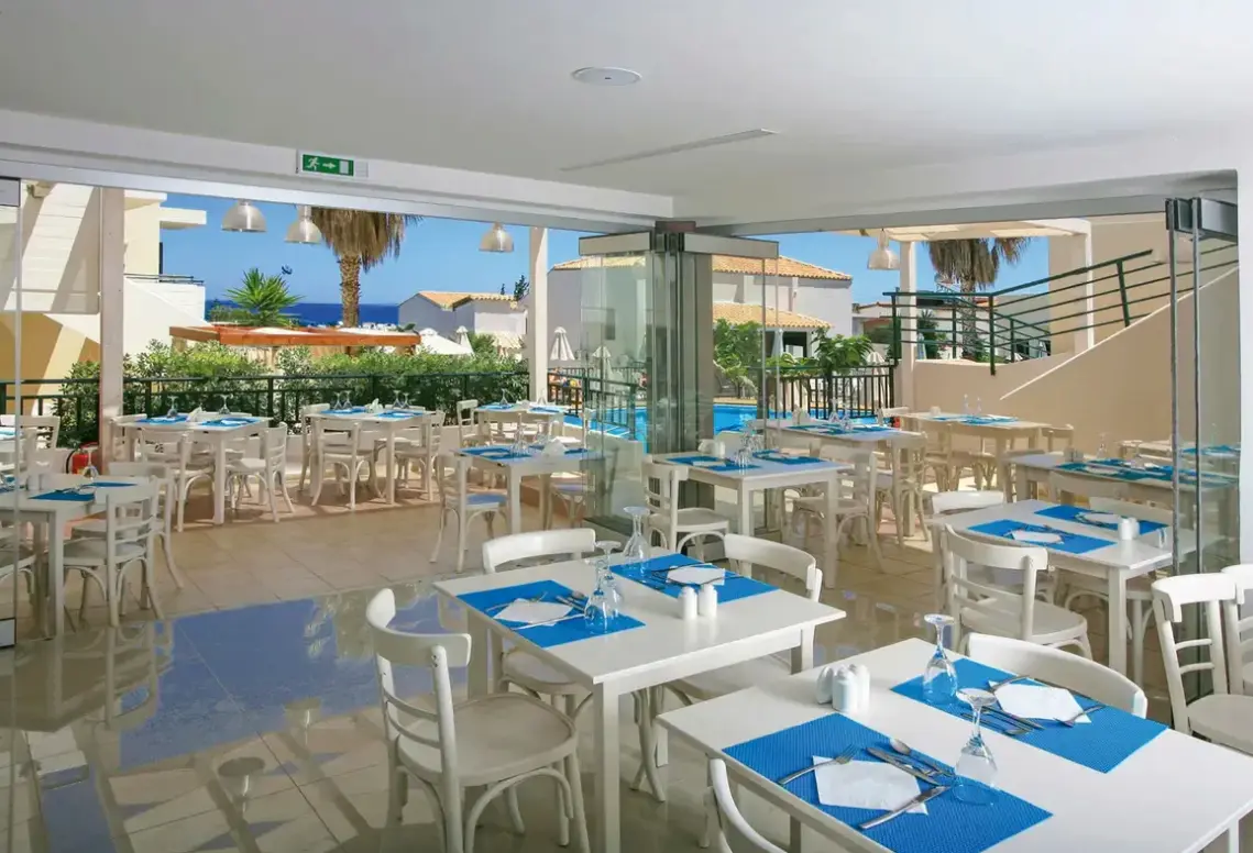 Restauracja i jedzenie w hotelu Katrin Suites