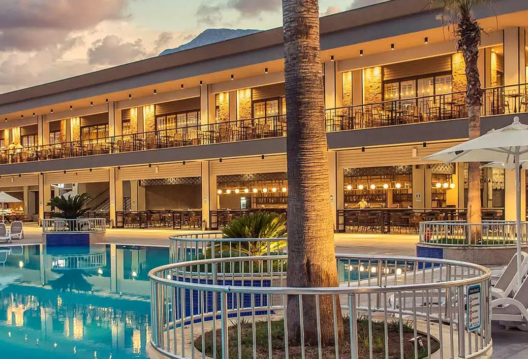 Basen w hotelu Kimeros Park Holiday Village