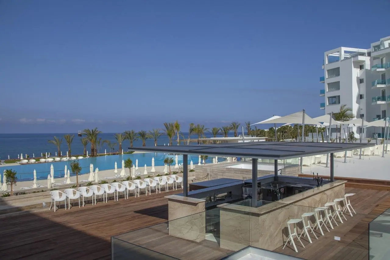 King Evelthon Beach Hotel and Resort — KING EVELTHON BEACH HOTEL AND  RESORT