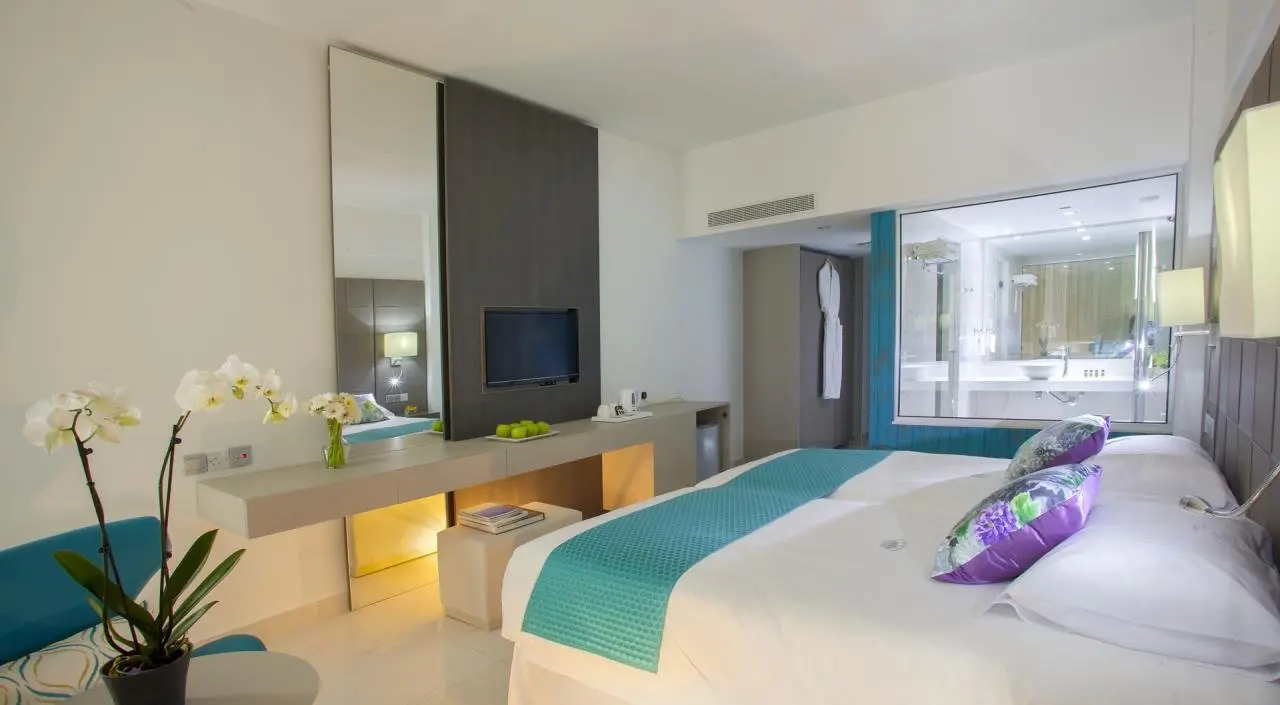 King Evelthon Beach Hotel and Resort — KING EVELTHON BEACH HOTEL AND  RESORT