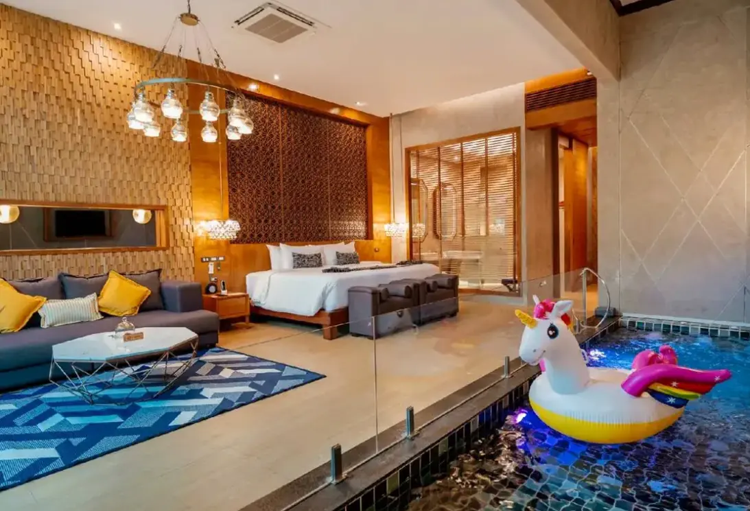 Basen w hotelu La Miniera Pool Villas