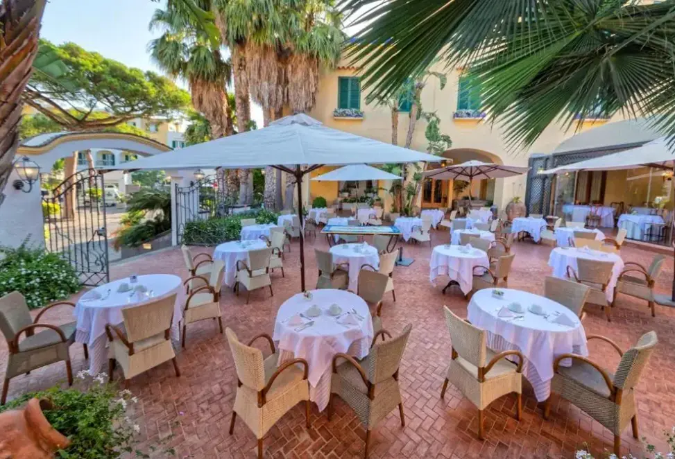 Restauracja i jedzenie w hotelu La Reginella