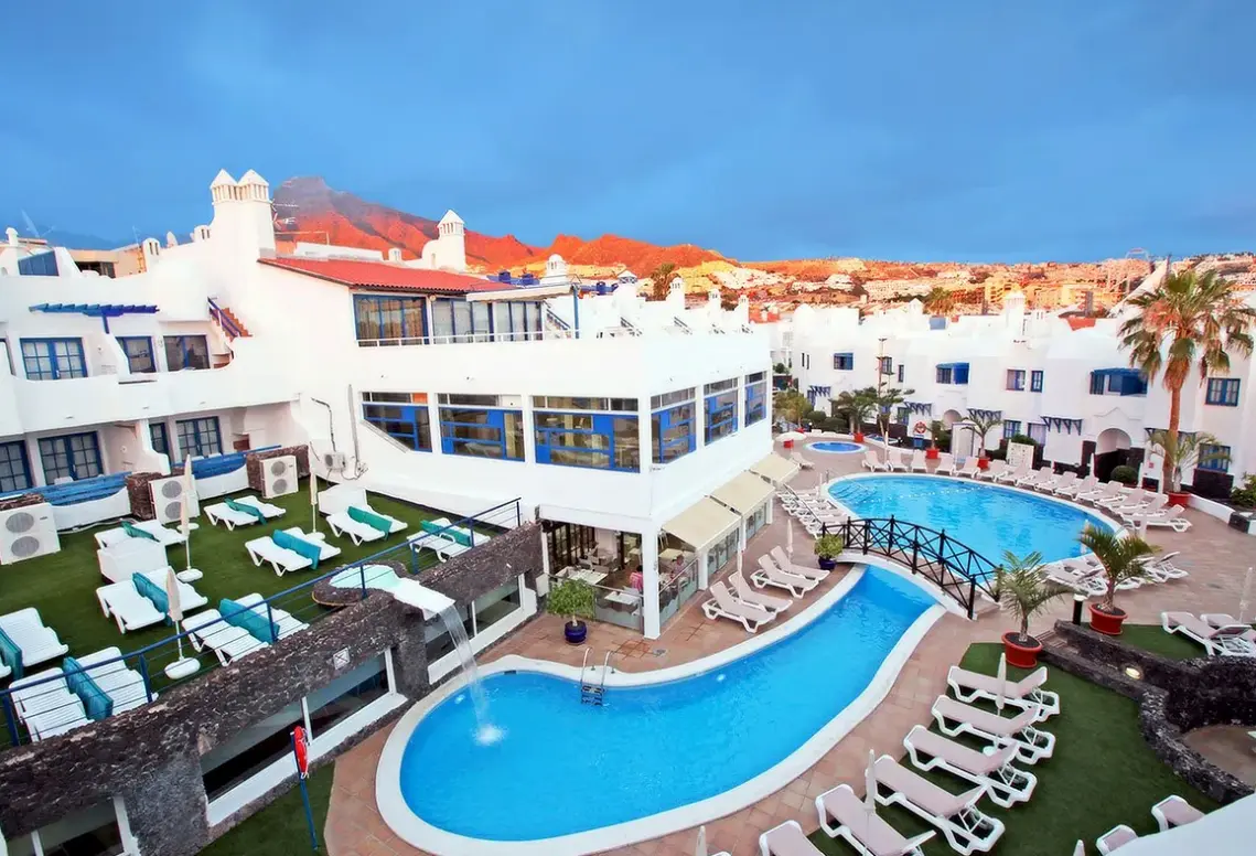Basen w hotelu Labranda Bahia Fanabe (ex Adonis Bahia Fanabe Suites)