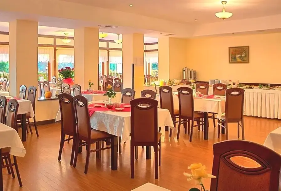 Restauracja i jedzenie w hotelu Le Mont Medical & SPA (ex. Ewa Dom Uzdrowiskowy Medical & Spa)